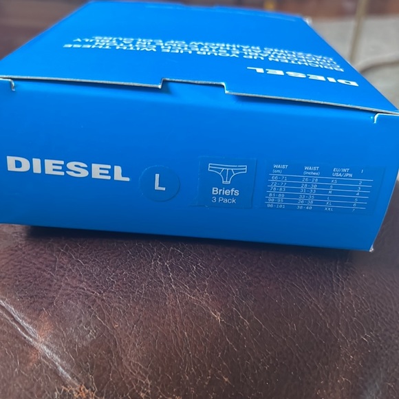 THIS WAS SOLD!!!
NWT Diesel Briefs - 3 Pack L Black Cotton still in Blue Box. - Picture 2 of 4